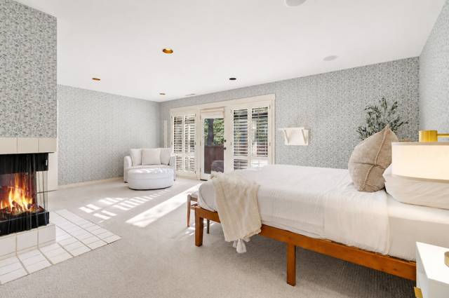 Professionally staged interior, photo 34 of 42