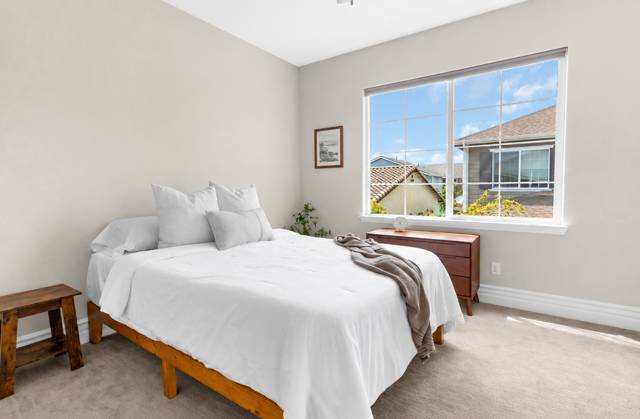 Professionally staged interior, photo 38 of 42